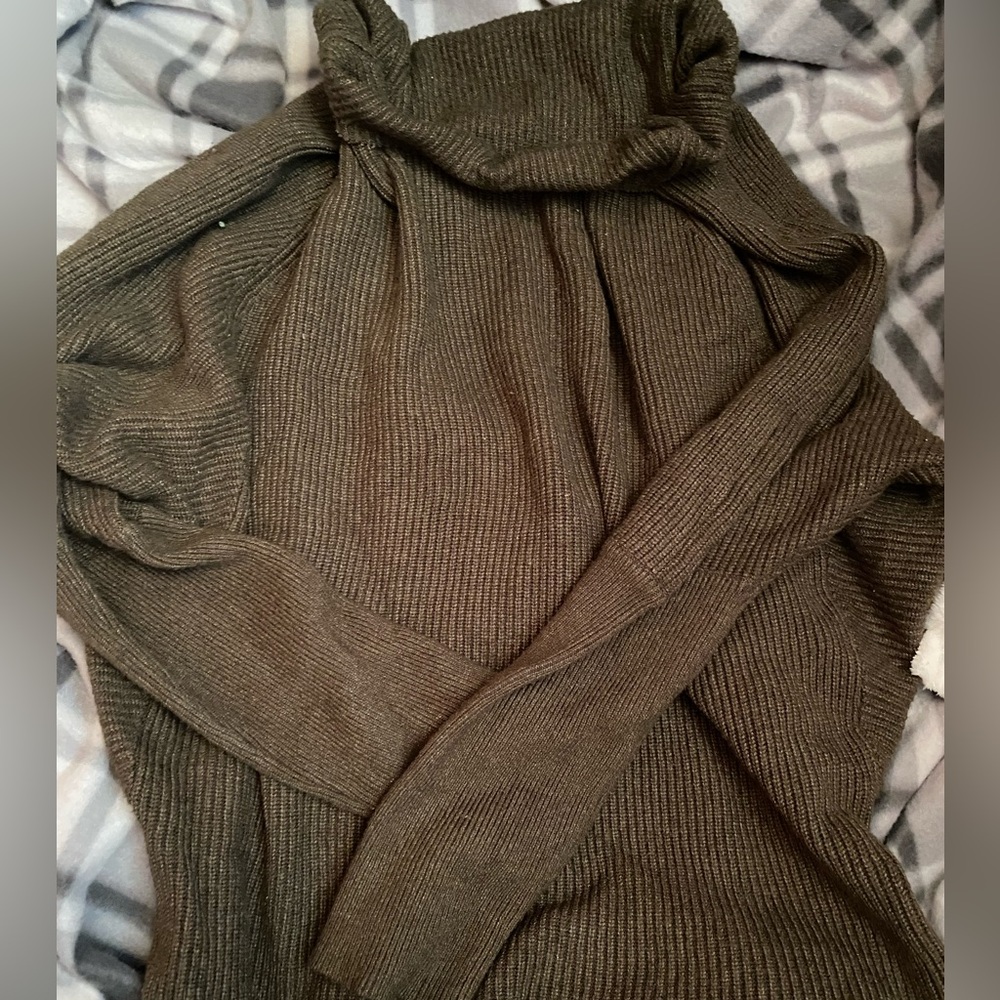Super cute sweater